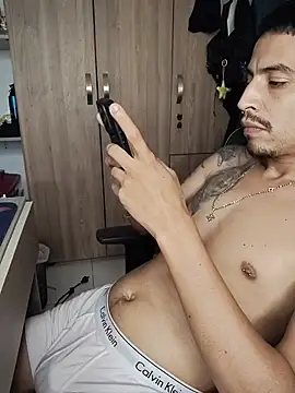 Chat XXX en directo de Juann-cock