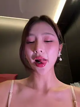 Nidekikibabe-2026 - 今日场景主题东航空姐道歉事件、冷艳女警花骚舞诱惑（SM福利票联动前传）、黑丝肉丝