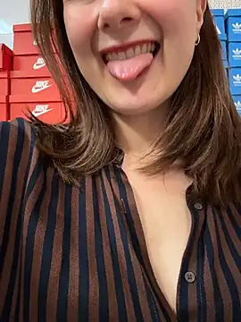 แชท XXX สดของ Dina_Tease
