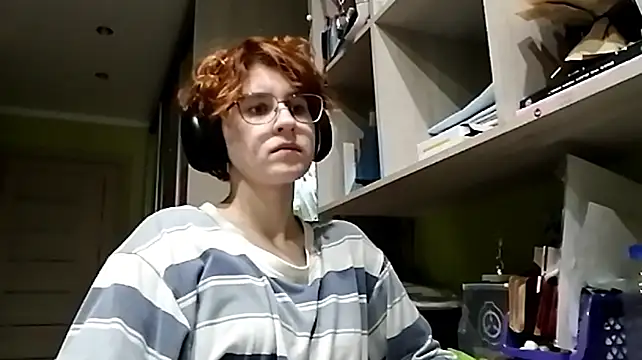 Chat +18 de ThersaNoe ao vivo