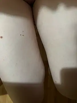 JuicyGamess - Show ass hole