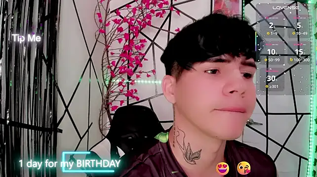 Chat +18 de Tayson_Rivers ao vivo