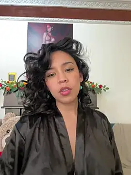 Chat +18 de Esmerald_1111 ao vivo