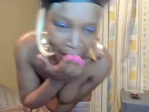 AfricanSquirtingQueen - lets fuck and drink my pussy squirts