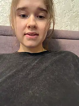 HornyGirlH - SHOW BOOBS
