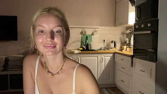 Chatroom XXX en direct de MauiBee