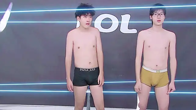 LOL-010 Show Webcam