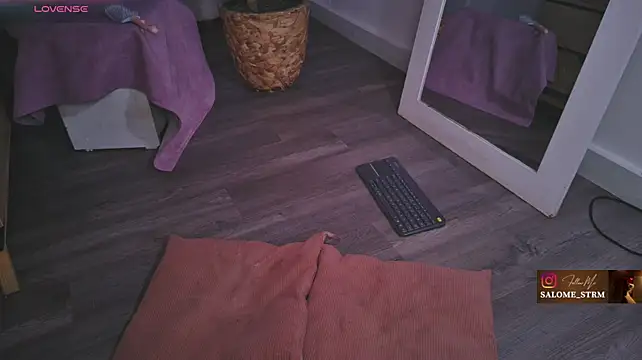 Chat +18 de SalomeStorm_ ao vivo