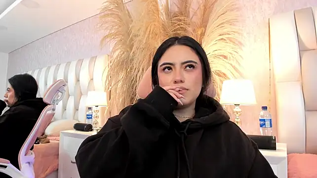 Chat +18 de Rebeca_jones ao vivo