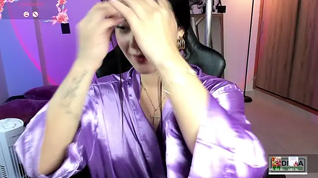 Chat +18 de Veronica_isaza__ ao vivo