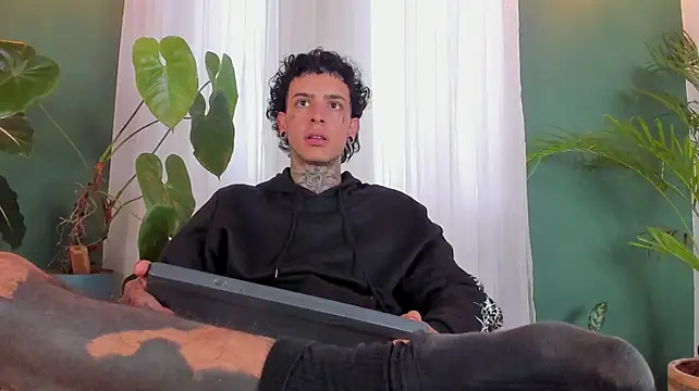 aron_ford77 – Naživo XXX chat