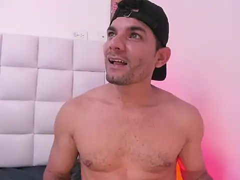 Chat +18 de Esteban_Fox69 ao vivo