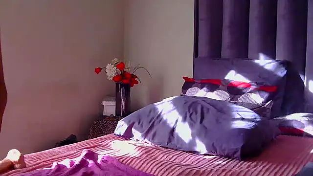 Chat +18 de HOTSEXCBOOBS30xx ao vivo