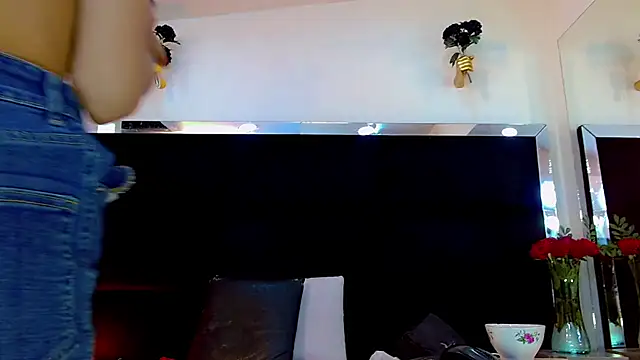 צ'אט XXX בשידור חי של princessrainbowx