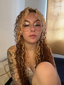 Chatroom XXX en direct de Joyce-fire