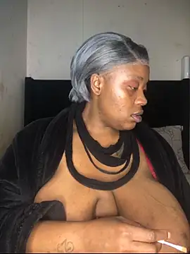 BigJugsCandyxx – Live XXX-chat