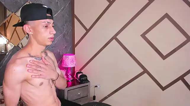 ValentinoCortez XXX чат на живо