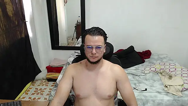 cloudsxxx's Live XXX Chat
