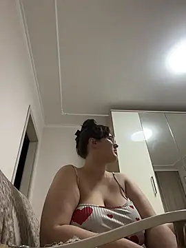 Queen_Monica_ XXX чат на живо