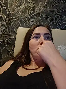 MilaMature live XXX chat