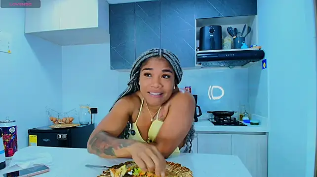 Chat +18 de SilvannaFitt ao vivo