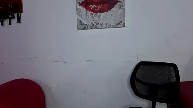 Chat +18 de Rousse_baddy ao vivo