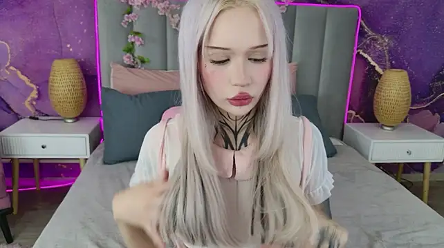 CloudyUniasia live XXX chat