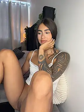 Chat +18 de Violette_Nr ao vivo
