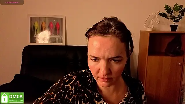 Kira_lorens3's Live XXX Chat