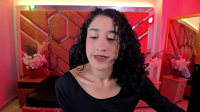 Eimy_Sexy_ Adlı Modelin Canlı XXX Sohbeti