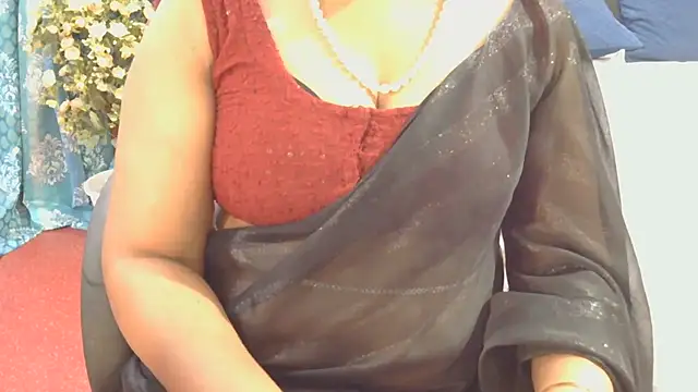 Chat +18 de Mallu_Manisha ao vivo