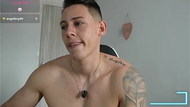 Chat +18 de Muscle_King_Cum ao vivo