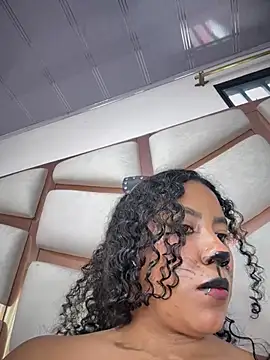 Chat +18 de serena_willow ao vivo