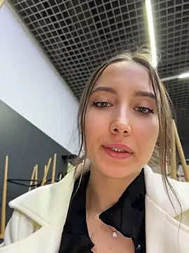 ICrazyOneIRL Adlı Modelin Canlı XXX Sohbeti