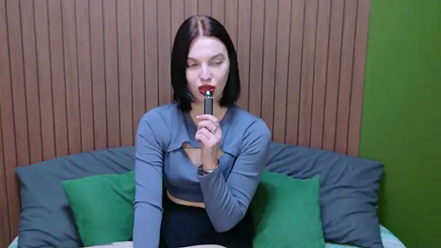 Živý XXX chat Nora_Finch