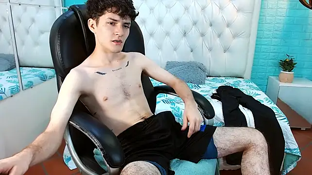 trevor_mob Adlı Modelin Canlı XXX Sohbeti