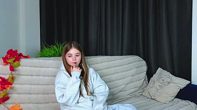 Онлайн чат XXX JulianaEverett