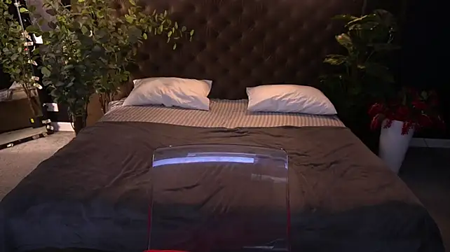 Chat +18 de SecretKiraa ao vivo