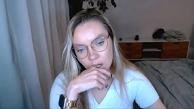 Czat XXX na żywo – PolinaXXXXXJones