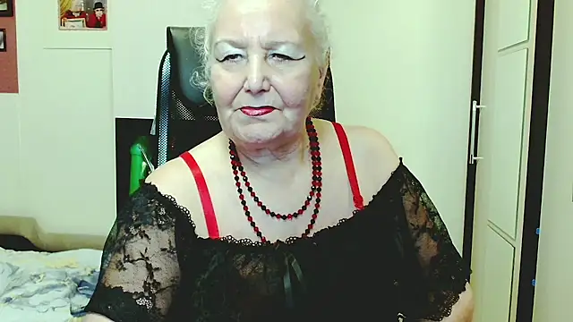 Chat +18 de GrannyAlisa ao vivo
