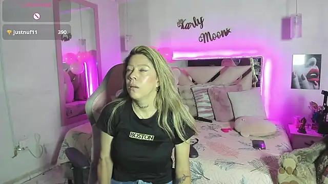 Chat +18 de Karly_moon ao vivo