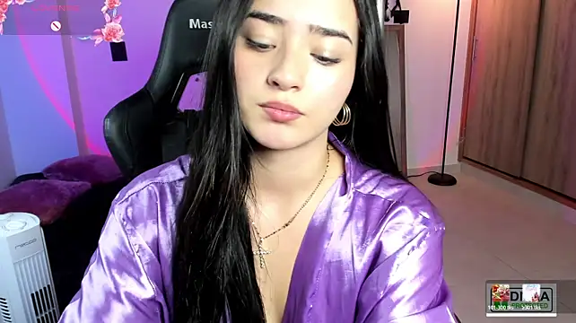 Chat +18 de Veronica_isaza__ ao vivo