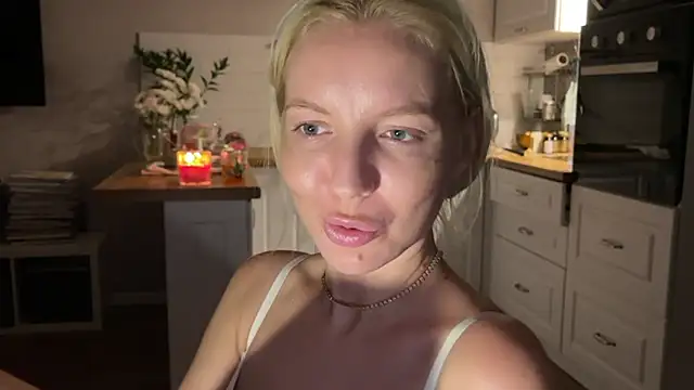 Онлайн чат XXX MauiBee
