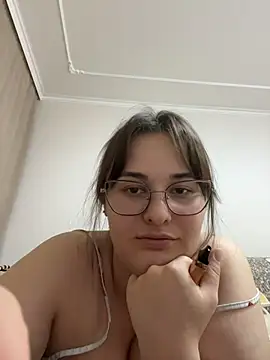 Chat XXX en directo de Queen_Monica_