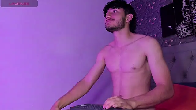 Chat +18 de charmingboy_esteban ao vivo