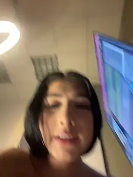 BadLilAngelXXX live XXX chat