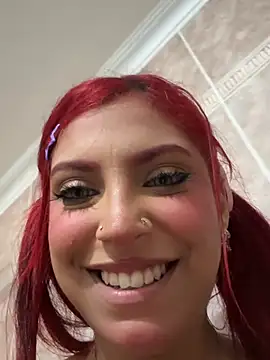 GiaRedd's Live XXX Chat