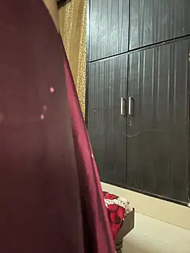 kiaraqueen7's Live XXX Chat