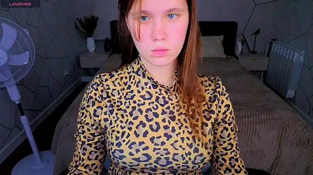 Olivia_Reed1 Adlı Modelin Canlı XXX Sohbeti