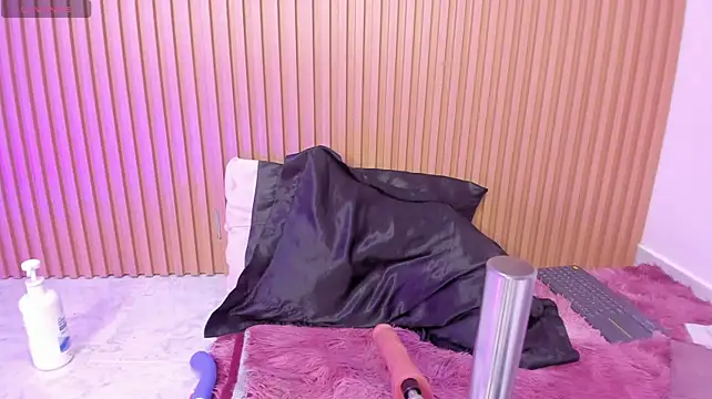 rouse_lili Adlı Modelin Canlı XXX Sohbeti